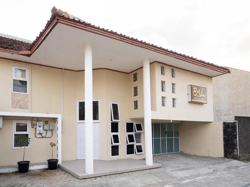Oyo 2173 Bnv House Babarsari Hotel Maguwo Buitenkant foto