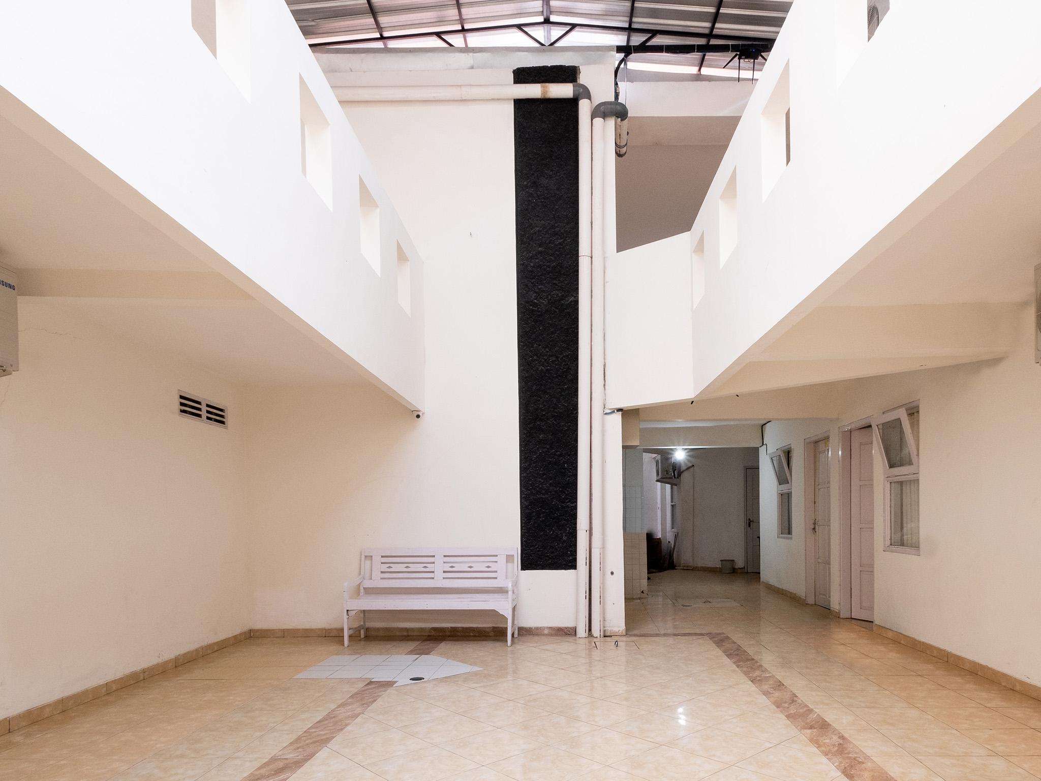 Oyo 2173 Bnv House Babarsari Hotel Maguwo Buitenkant foto
